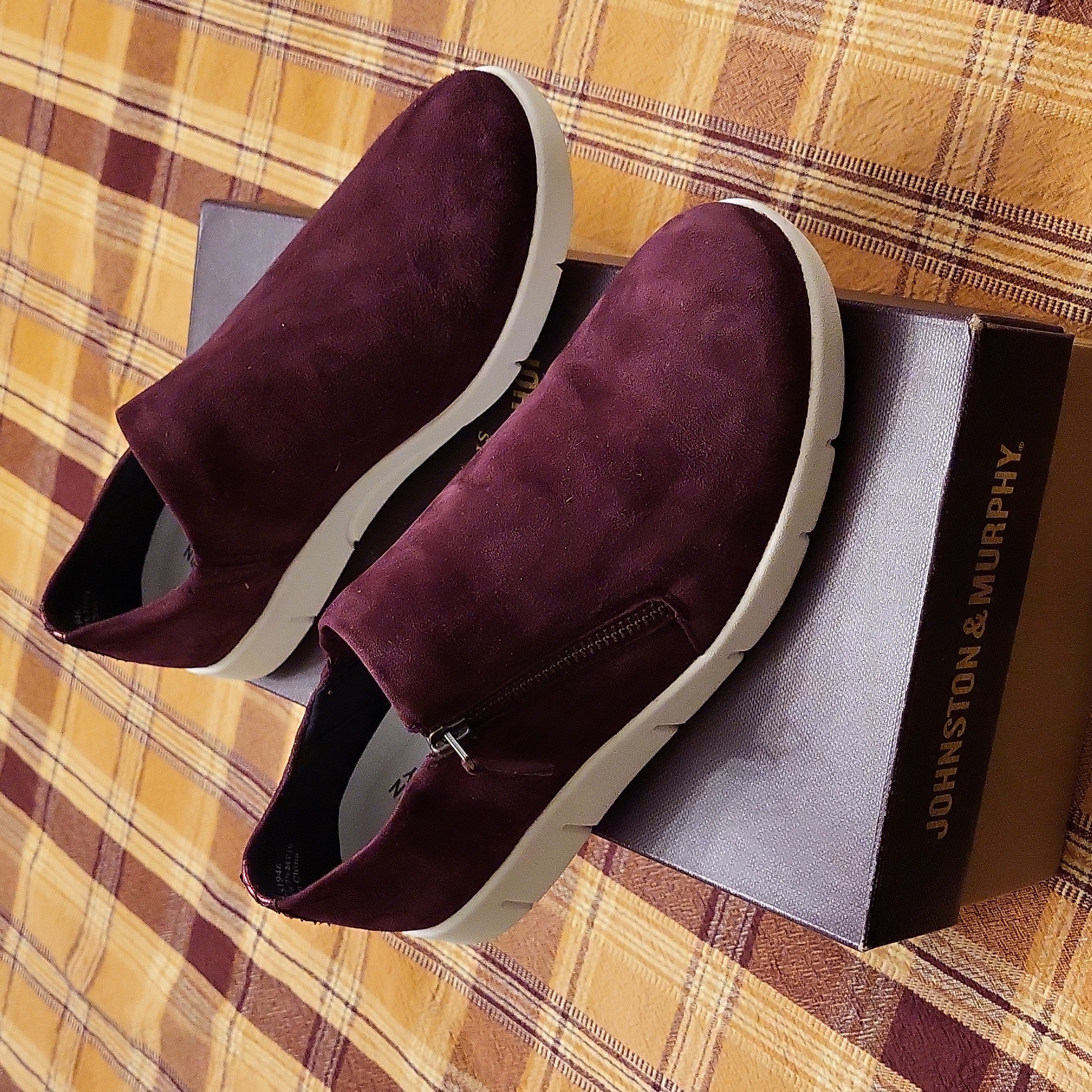 Johnston &Murphy Slip On Sneakers With Zipper, Suede, Burgundy Nwt